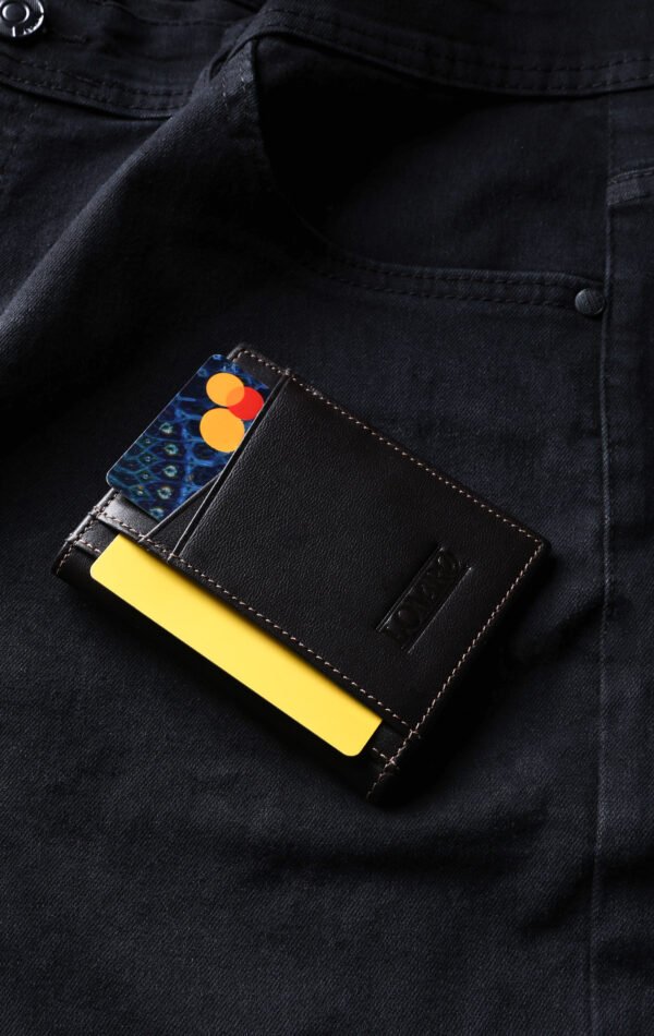 PrimeHold™ slim leather card holder