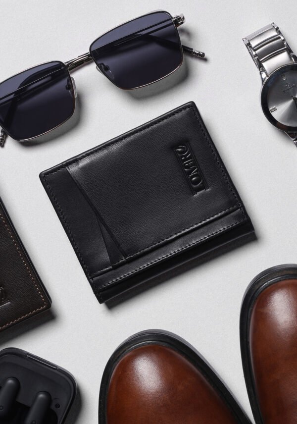 PrimeHold™ card holder by LOMIRO